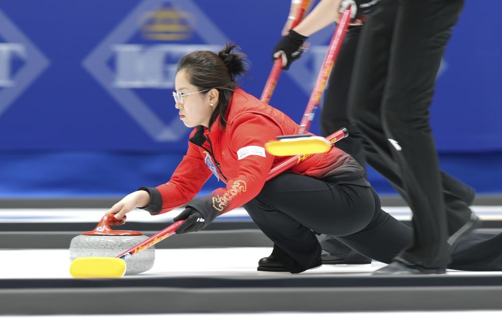 优直播:足球报谈U22国足:蒯纪闻表现出色,U20小将可能得到更多机会.